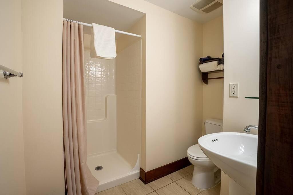 Charming 1Bd Suite In Capitol Hill - Foxglove Inn Сиэтл Экстерьер фото